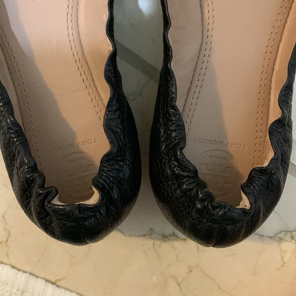 Brand new Tory Burch logo Black & Gold Melinda Ballet Flats Size 6.5 - Picture 5 of 8